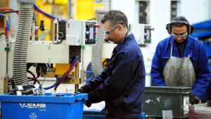 Manufacturing will fall into a deep recession next year as the global economic downturn erodes demand, manufacturers have warned.