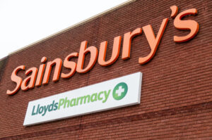 Lloyds Pharmacy is closing all 237 of its outlets in Sainsbury’s supermarkets amid fears of insufficient government funding for the industry.