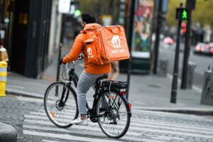 Sainsbury’s has joined the rush to provide almost-instant home shopping by signing a deal with the food delivery app Just Eat to offer the rapid distribution of groceries from 175 stores.
