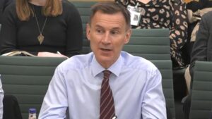 The government will not reverse post-financial crisis banking regulation, Jeremy Hunt has said, amid growing concerns that Britain is loosening post-Brexit rules for the City.