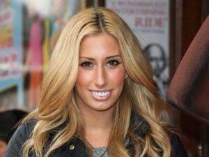 Rehab. the innovative haircare brand which has been making waves in the industry since its launch last year has announced that TV personality Stacey Solomon has joined the company as a partner and Investor.