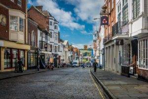 The overall vacancy rate across Britain rose by 13.9% in the second quarter of 2023, according to the British Retail Consortium (BRC).