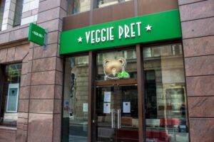 Sandwich Chain Pret A Manger has announced the discontinuation of its vegetarian-only outlets, citing the widespread popularity of veggie options across all its branches.